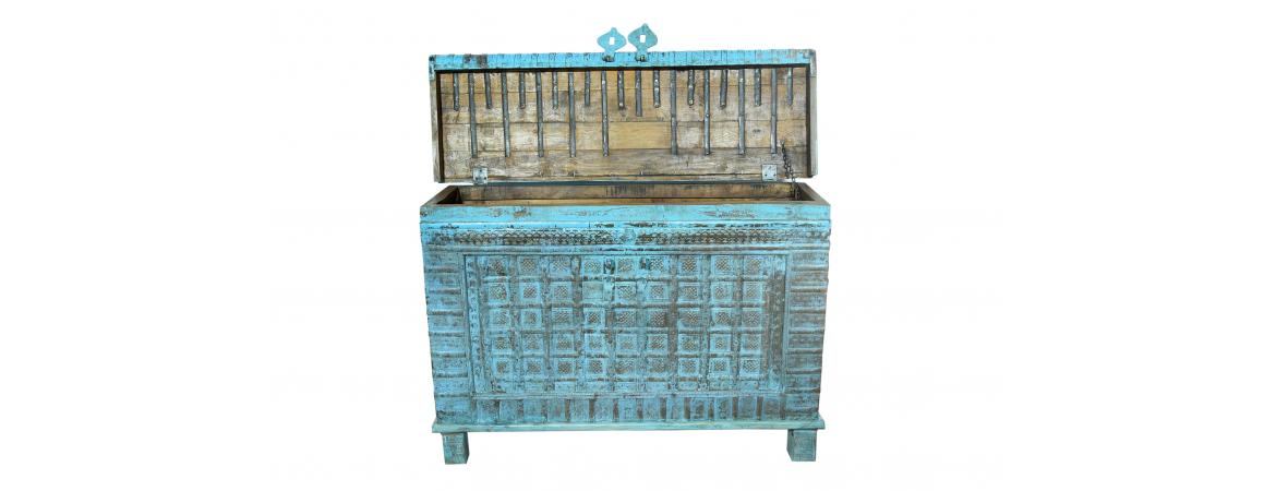 Vintage Narrow Pitari Chest