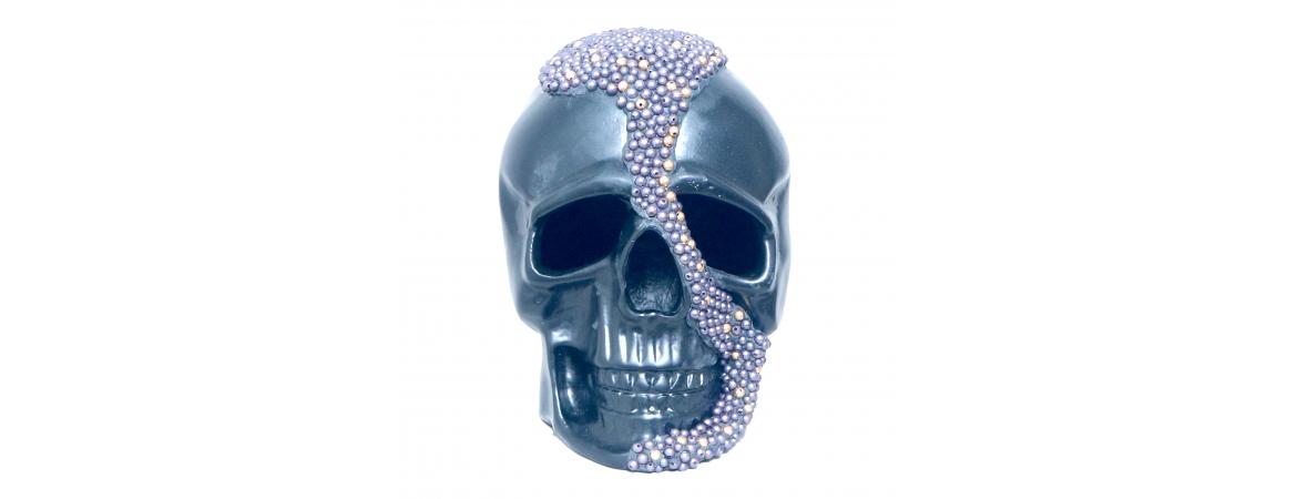 Black Skull with Pearl Detail H20cm