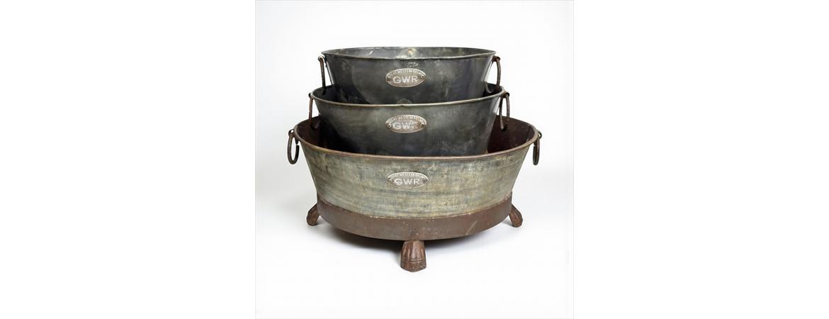 GWR Antique Set of 3 Iron Pots on Stand