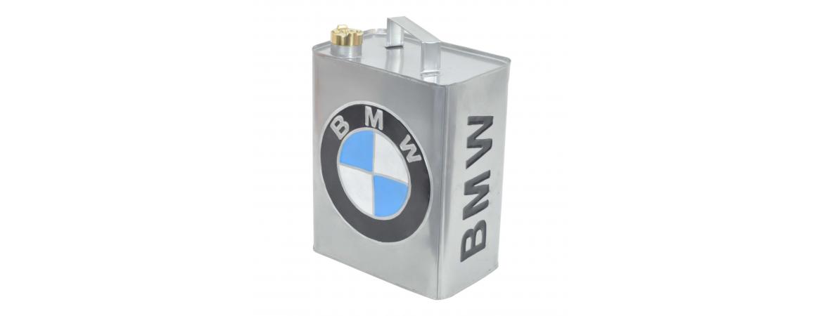 BMW Oil Can