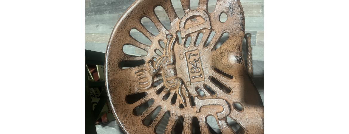 John D 1847 Tractor Seat