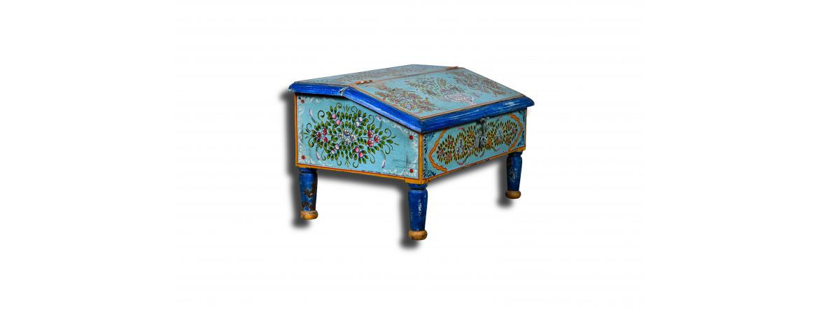 Low Storage Trunk Writing Desk