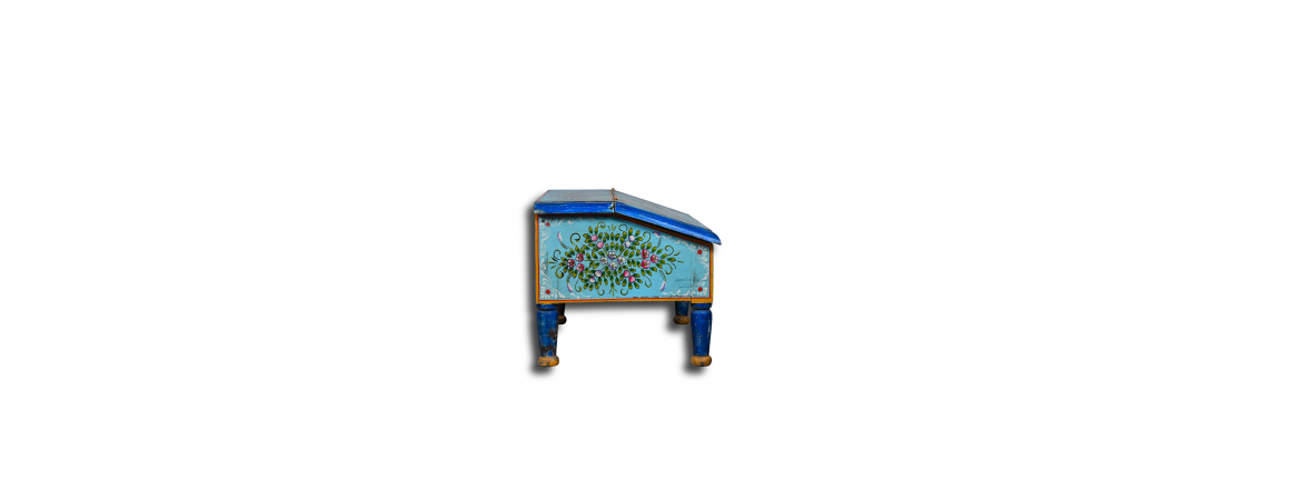 Low Storage Trunk Writing Desk