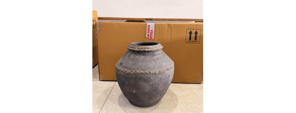 Pack of 2 Medium Assorted Clay Pots