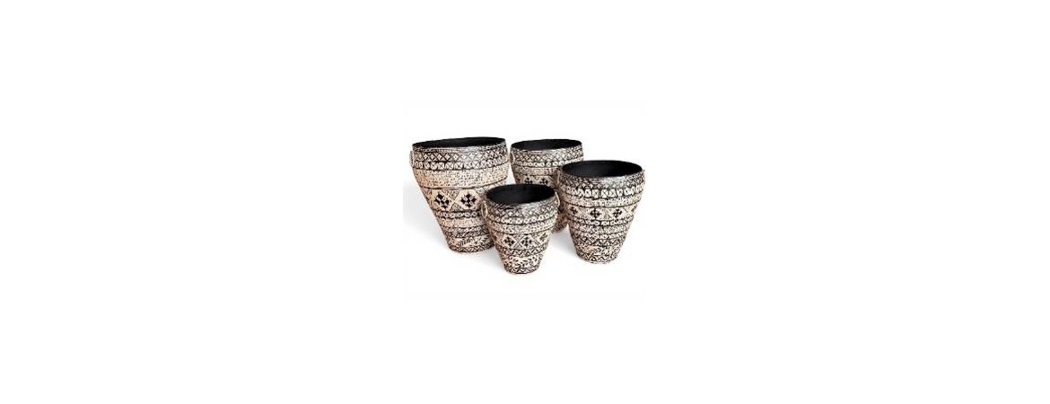 Set of 4 Iron Pots