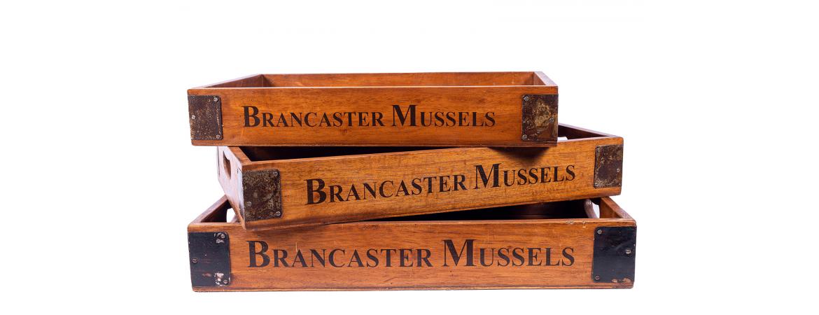 Set of 3 Vintage Wooden Serving Tray - Brancaster Mussels