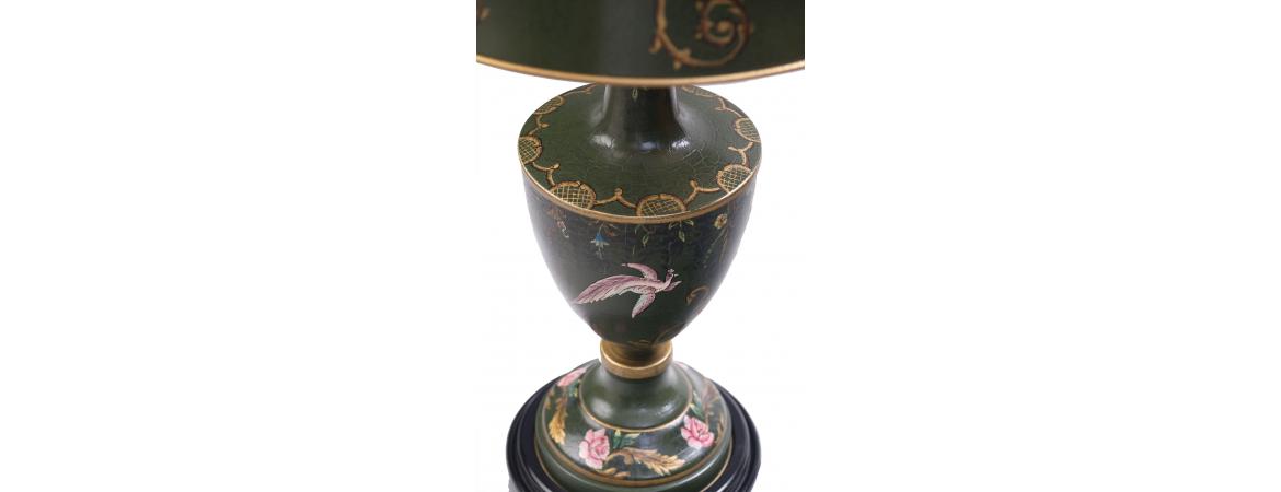 Green Fountain Design Lamp with shade