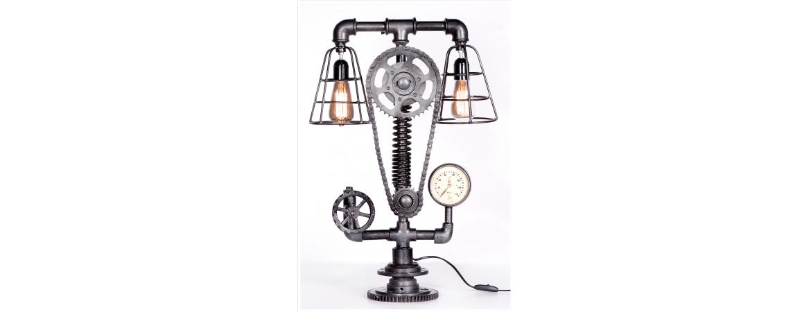 Cogged Table Lamp