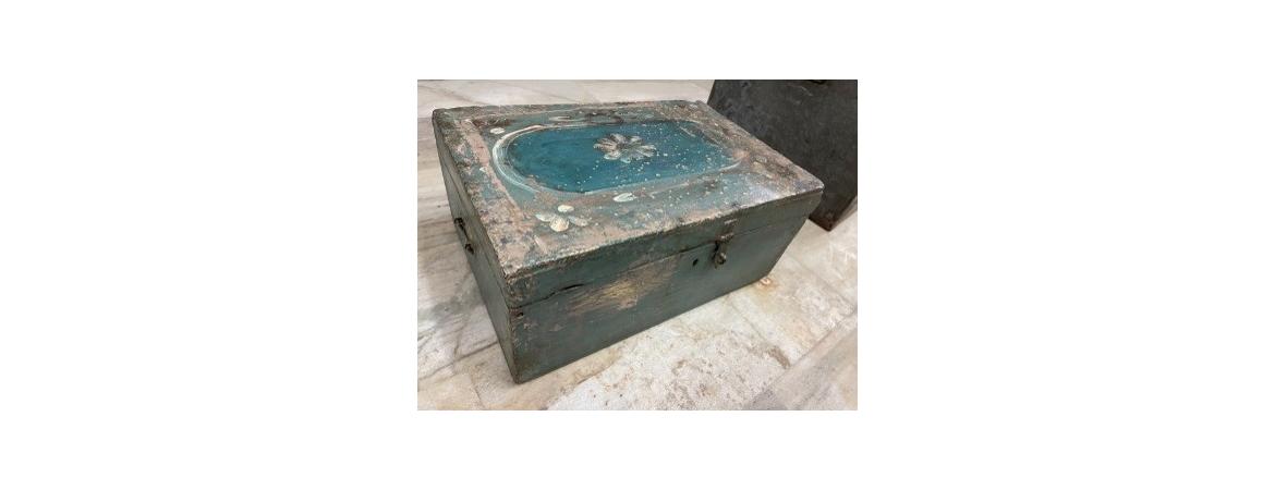 Vintage Chest