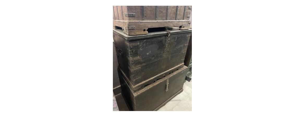 Vintage Chest