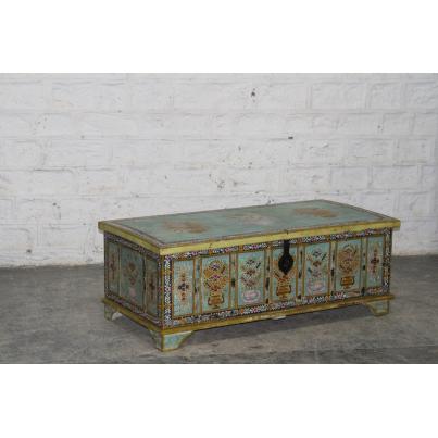 Lift Top Storage Trunk