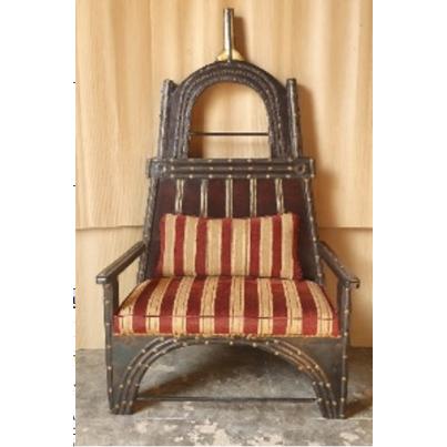 Wide Saddle Chair